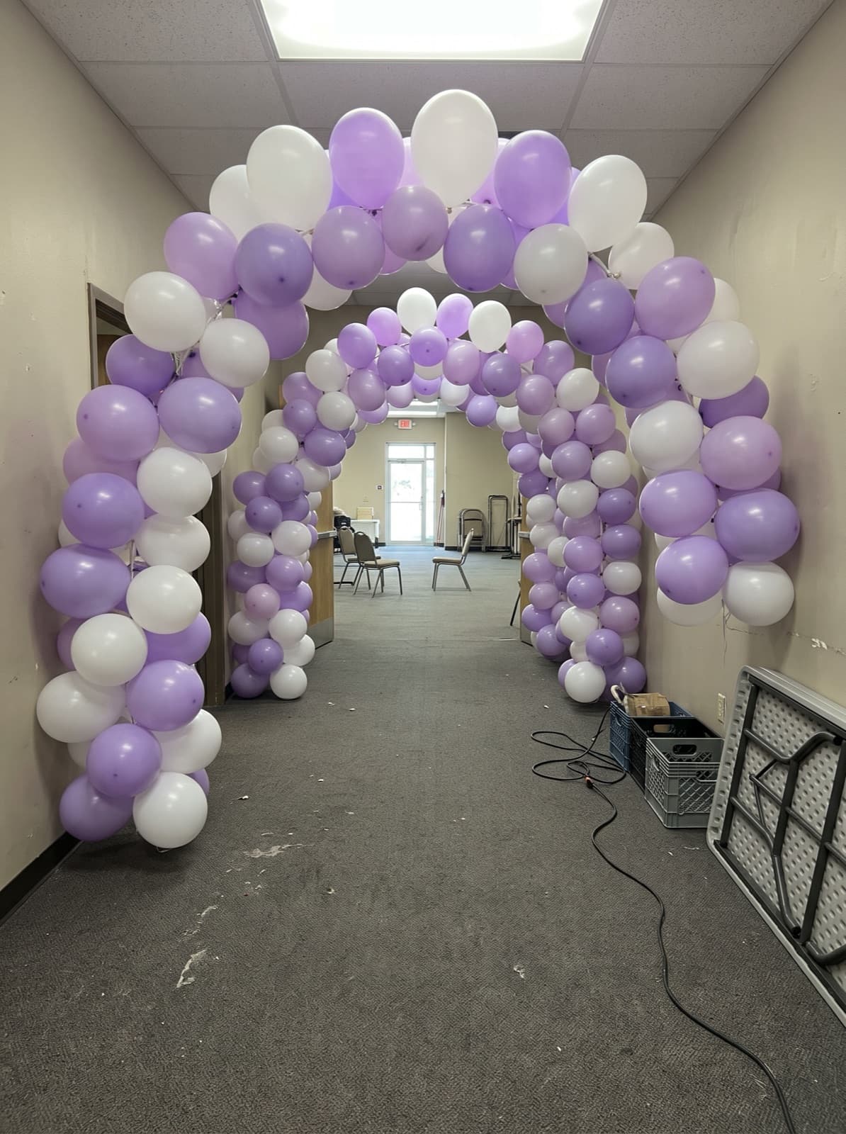 Balloon tunnel entrance of linked arches